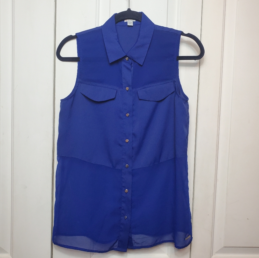 Guess sleeveless button down dress shirt